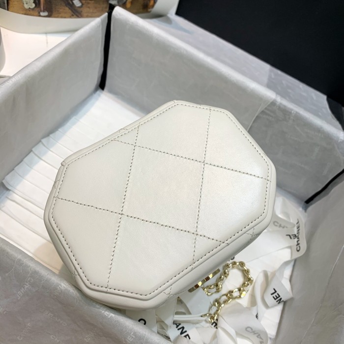 Handbag Chanel AS2630 size 16.5 15.5 11.5 cm