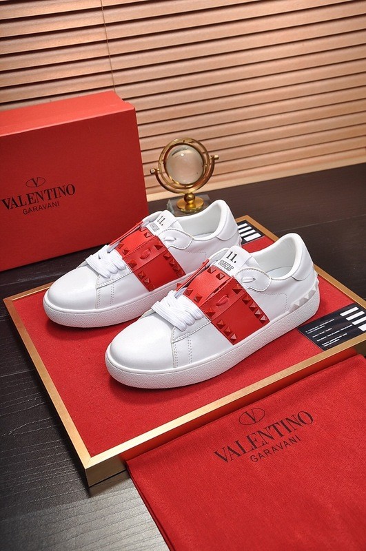 Valentino Garavani Rockstud Untitled calfskin sneaker 2