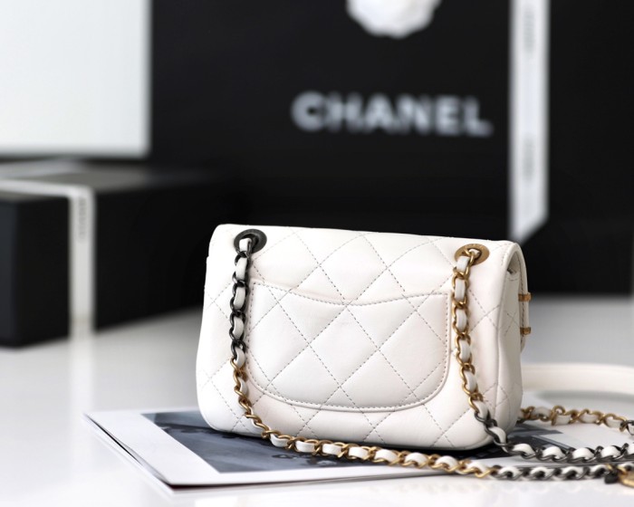 Handbag Chanel size 19x11x8 cm