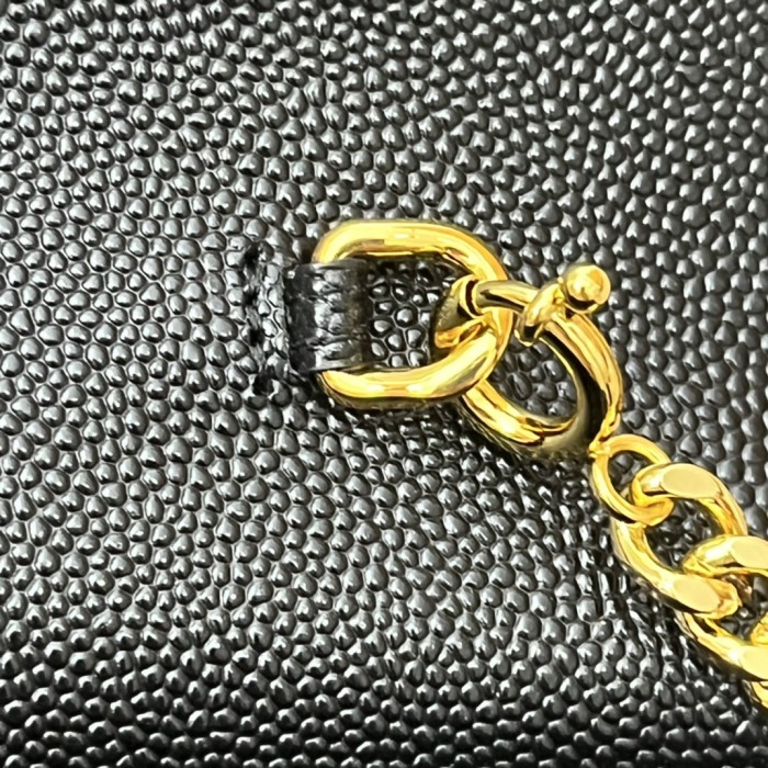 Handbags SAINT LAURENT 393953 size 19x11.5x4 cm