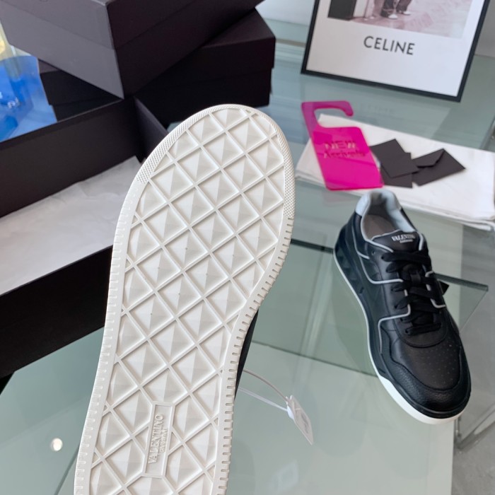 VALENTINO GARAVANI ONE STUD SNEAKER 5