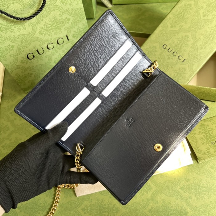 Handbag Gucci 621892 size 19*10*4 cm