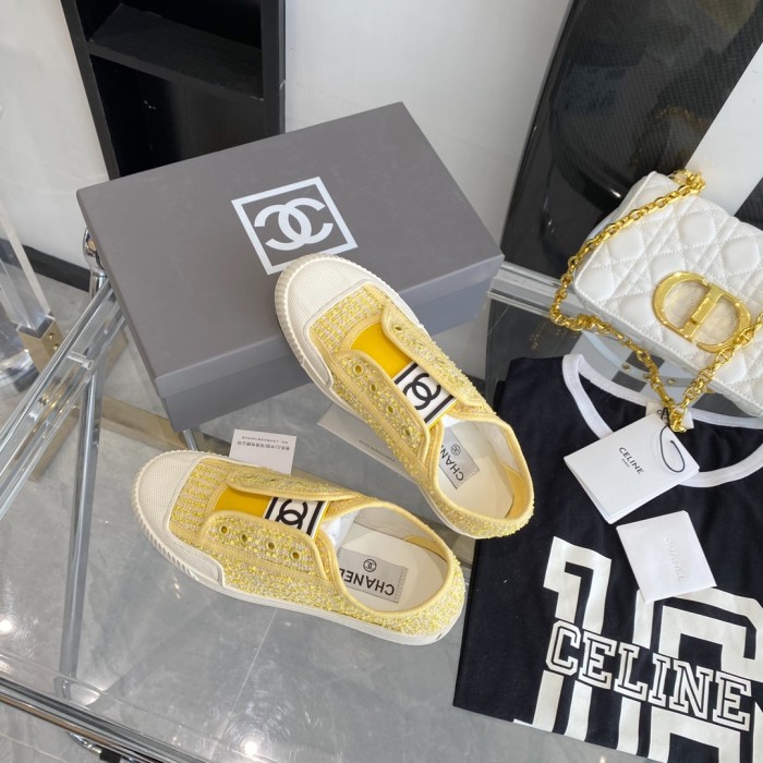 Chanel Flat canvas Sneaker 1
