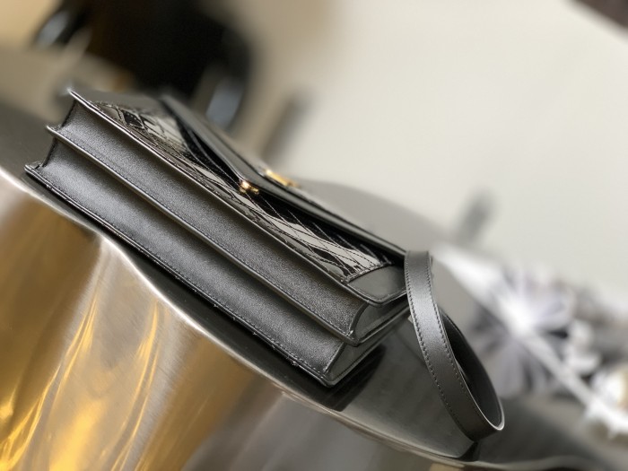 Handbags SAINT LAURENT 668863 size 26×18×5 cm