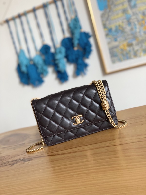 Handbag Chanel 81221 size 19 cm