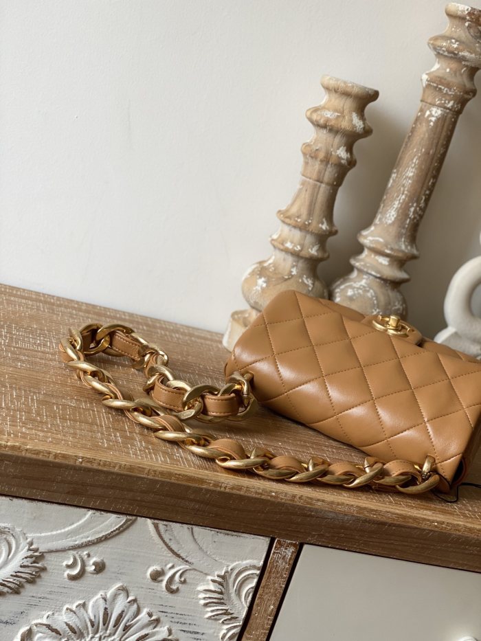 Handbag Chanel 3214 size 17*21*6 cm