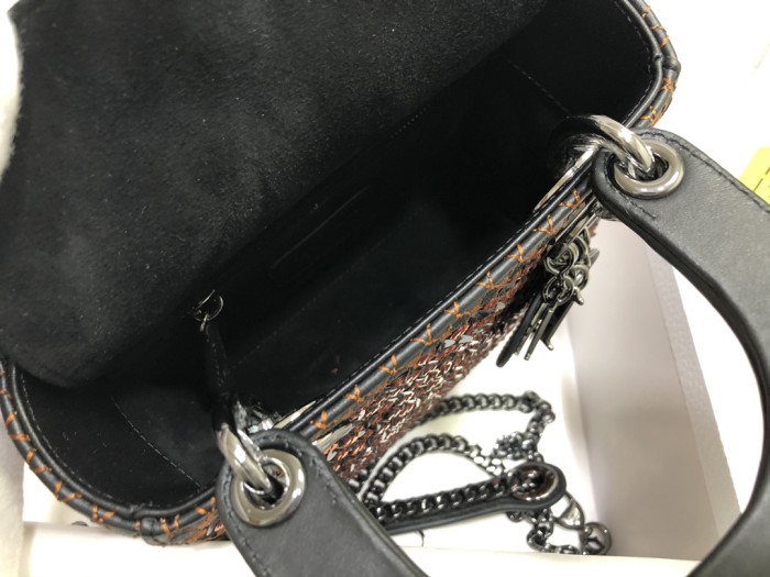 Handbag Dior M0505 size 17 x 15 x 7 cm