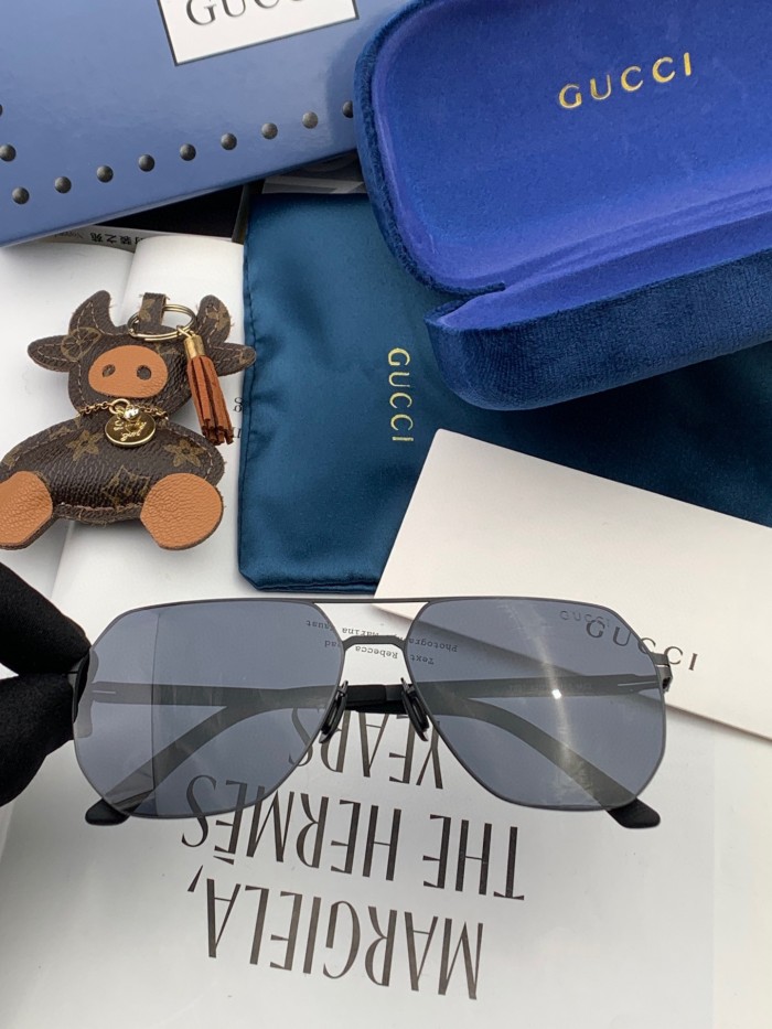 Sunglasses Gucci G7730