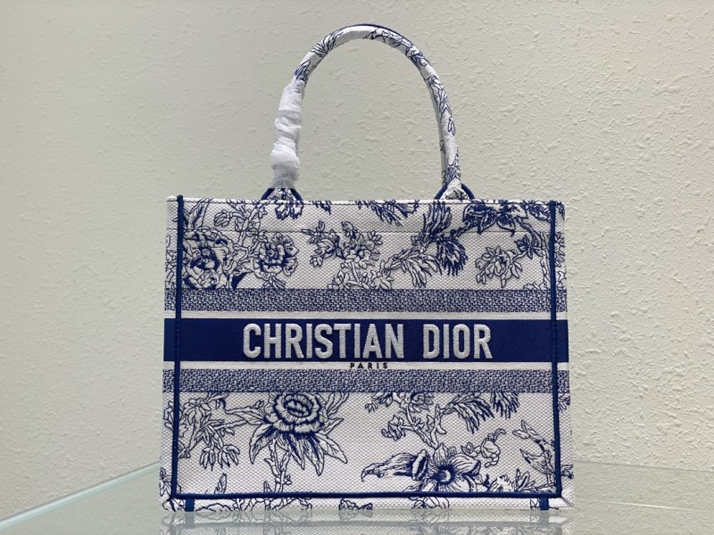 Handbag Dior size 36 x 27.5 x 16.5 cm