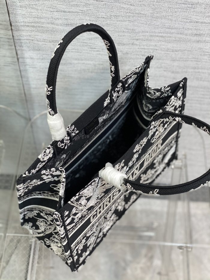 Handbag Dior size 36*18*28 cm