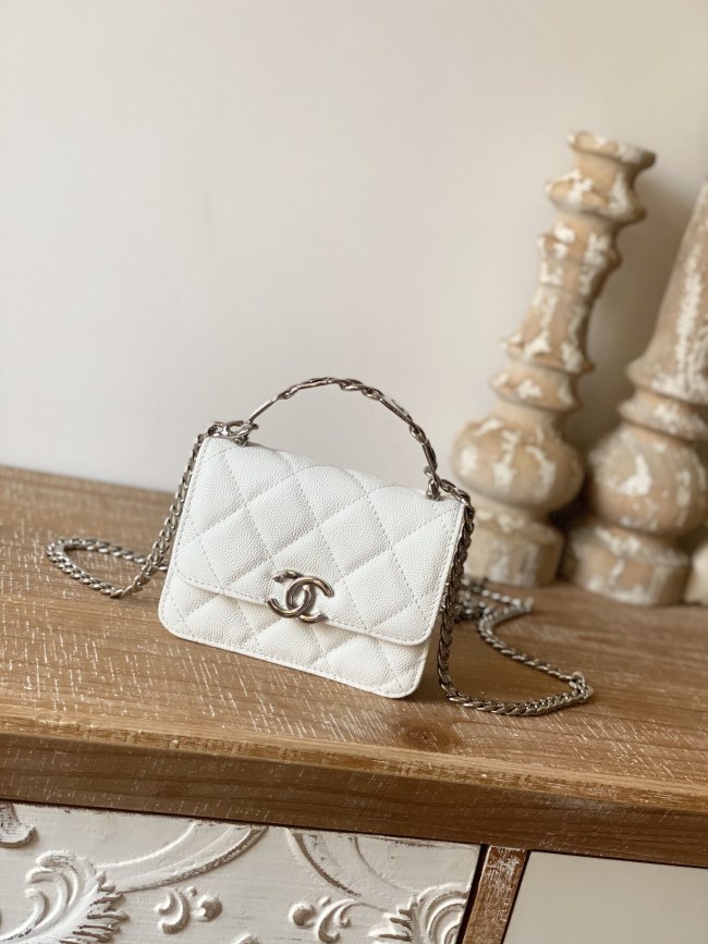 Handbag Chanel 81197 size 9.5×13×6cm