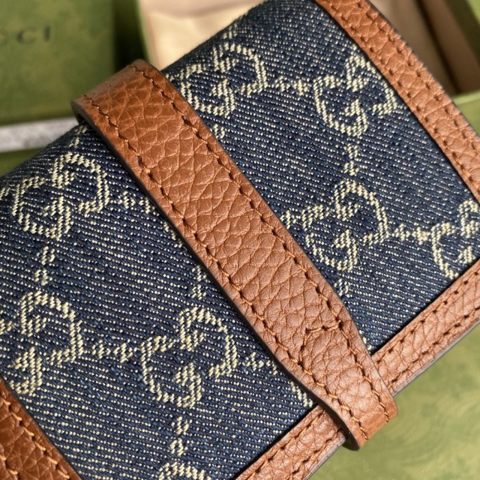 Handbag Gucci 645536 size 11× 8.5x 3 cm