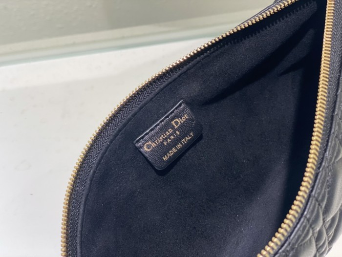 Handbag Dior size 27 x 12 x 5 cm