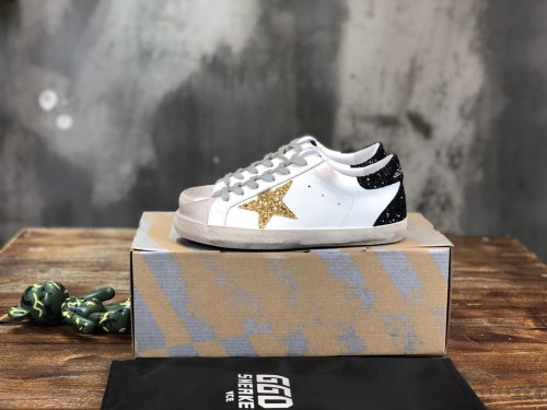 Golden Goose Superstar distressed-finish sneakers 9