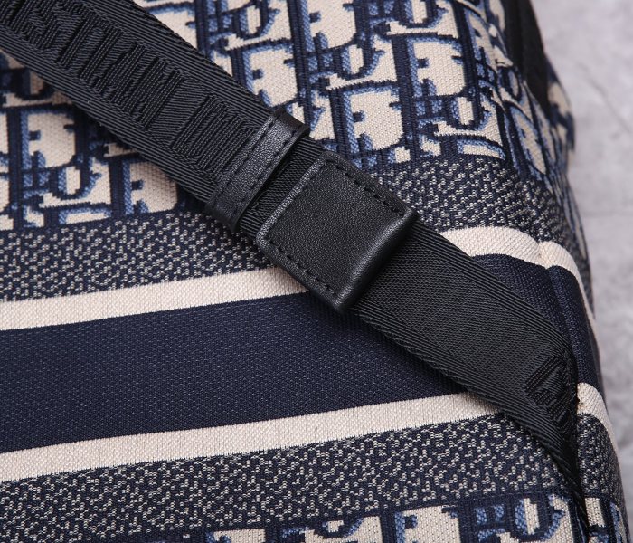 Handbag Dior 99302 size 36x30x15 cm