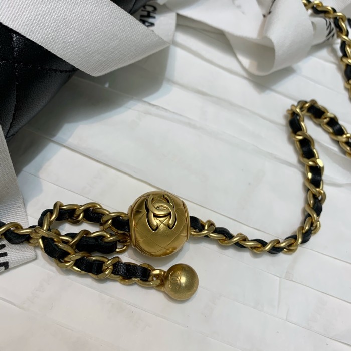 Handbag Chanel 81133 size 19 cm