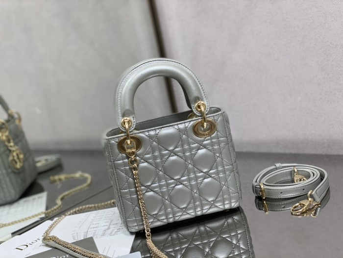 Handbag Dior size 17 cm