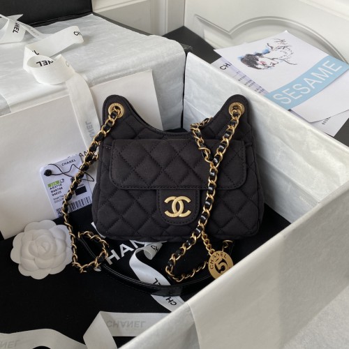 Handbag Chanel AS3710 size 17×19×6 cm