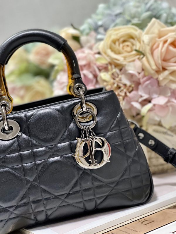 Handbag Dior 0062 size 24*16.5*9.5 cm