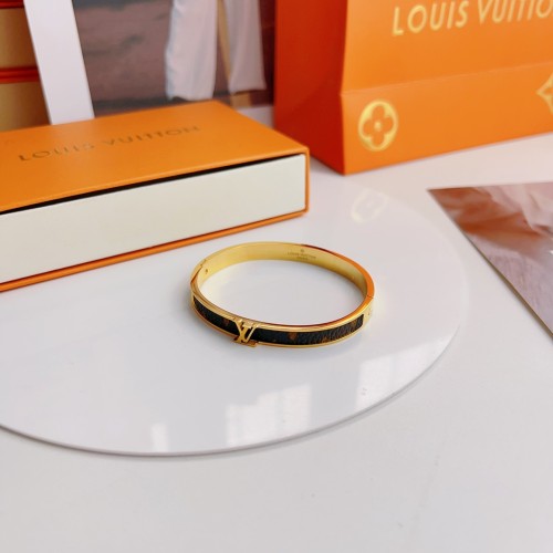 Clothes Louis Vuitton 32