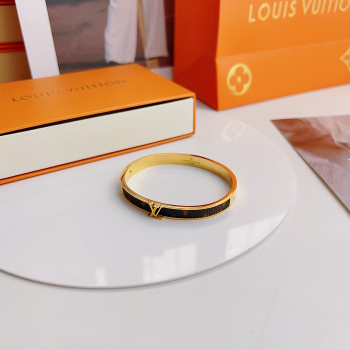 Clothes Louis Vuitton 32