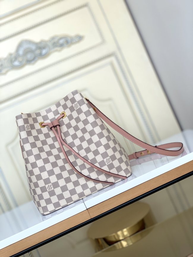 Handbag Louis Vuitton M44022 size 26.0 x 22.0 x 27.0 cm