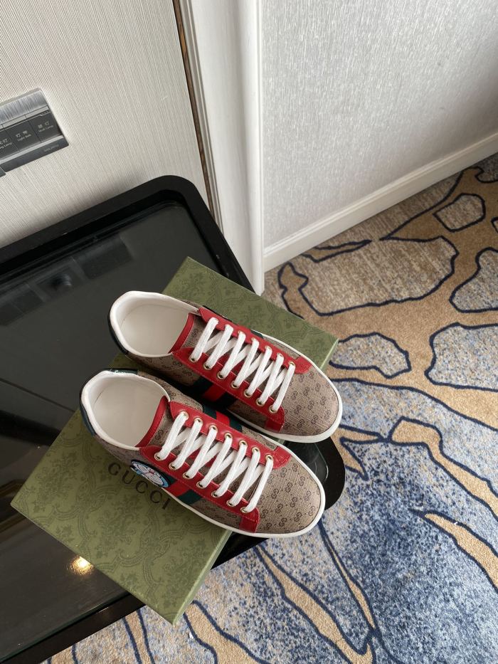 Gucci Women's Ace sneaker with bee sneaker 4