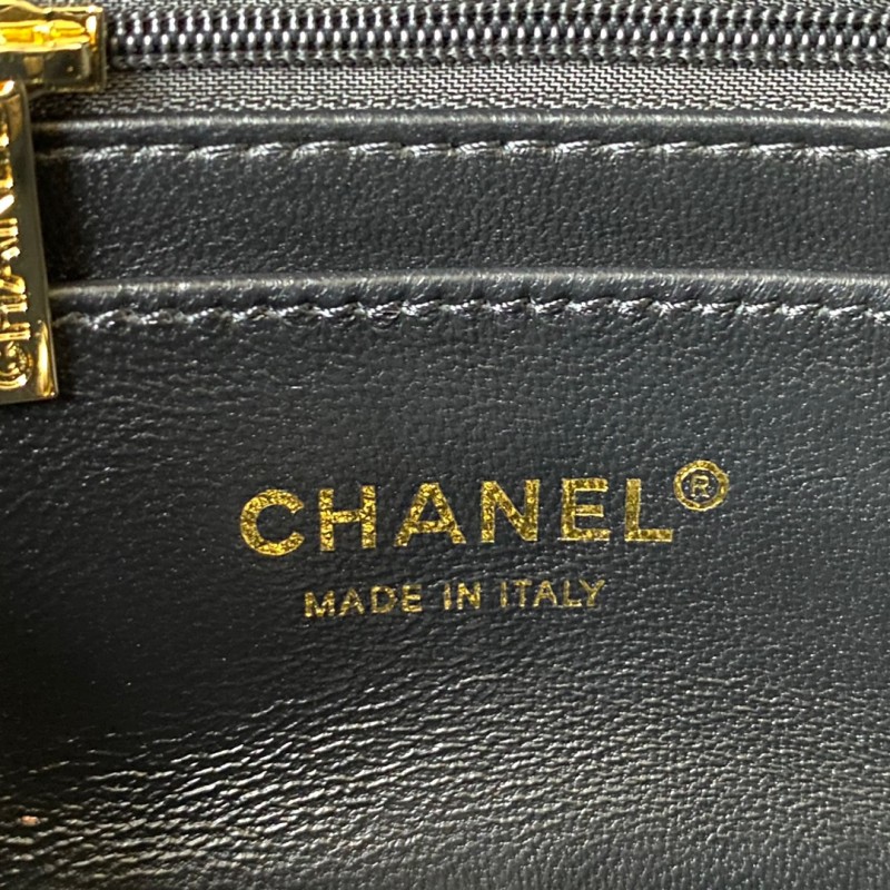 Handbag Chanel size 20 cm