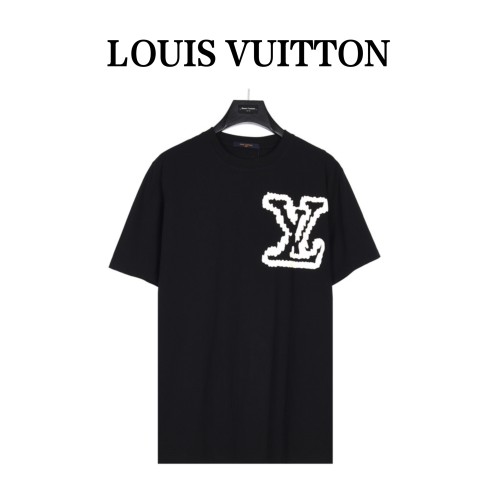 Clothes Louis Vuitton 389