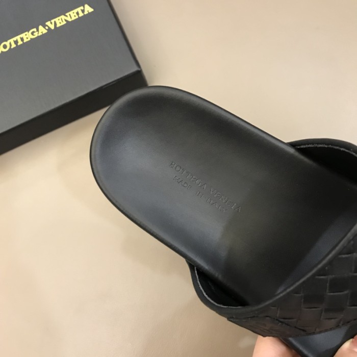 Bottega Veneta Slides 2