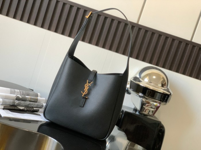 Handbags SAINT LAURENT 710886 size 24x24x10 cm