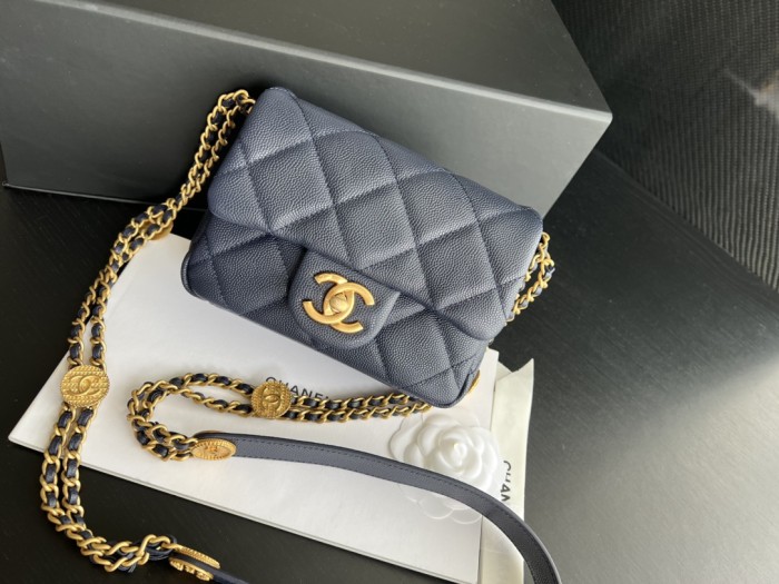 Handbag Chanel AP3368 size 18 cm