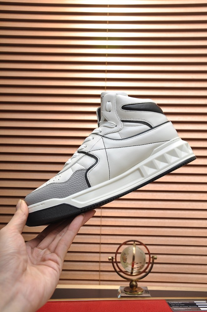 Valentino Garavani One Stud high-top sneakers 3