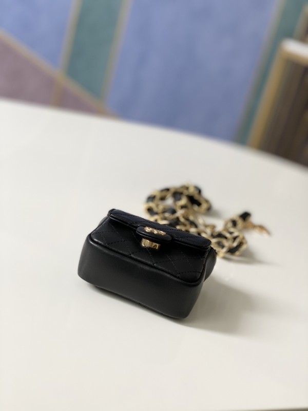 Handbag Chanel 2080 size 9.8.3 cm