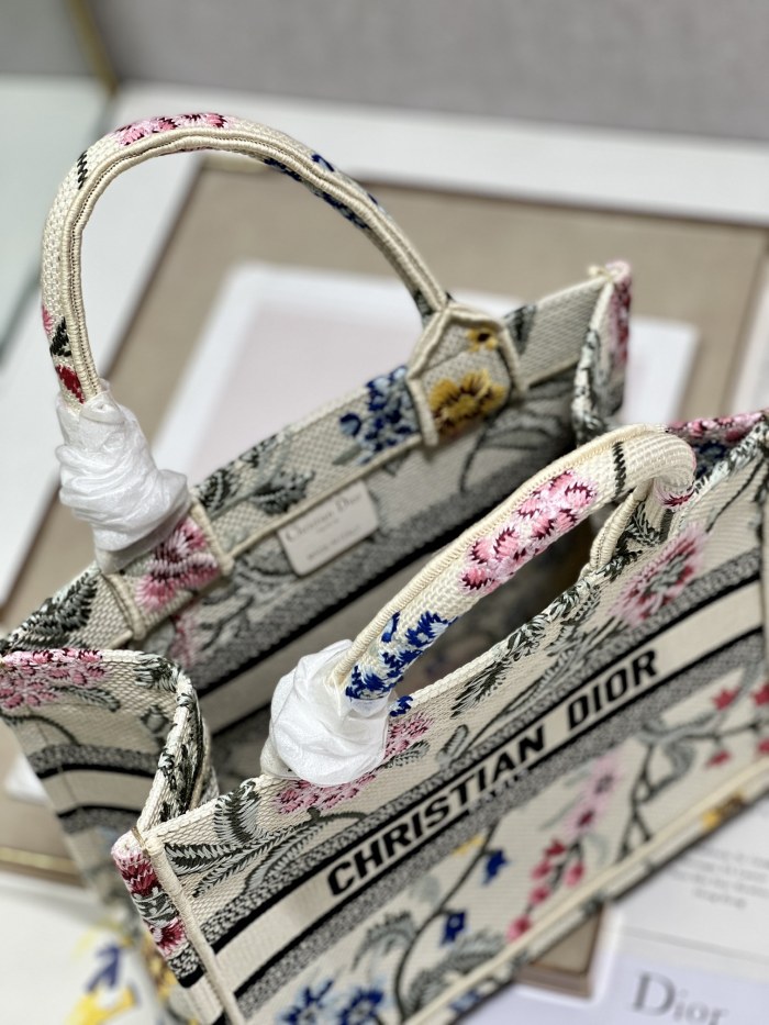 Handbag Dior 1265 size 26.5×21×14 cm