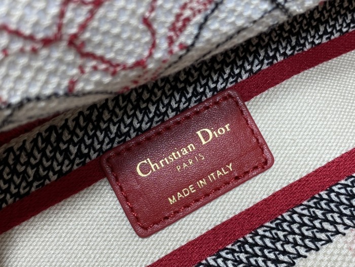 Handbag Dior size 24 cm