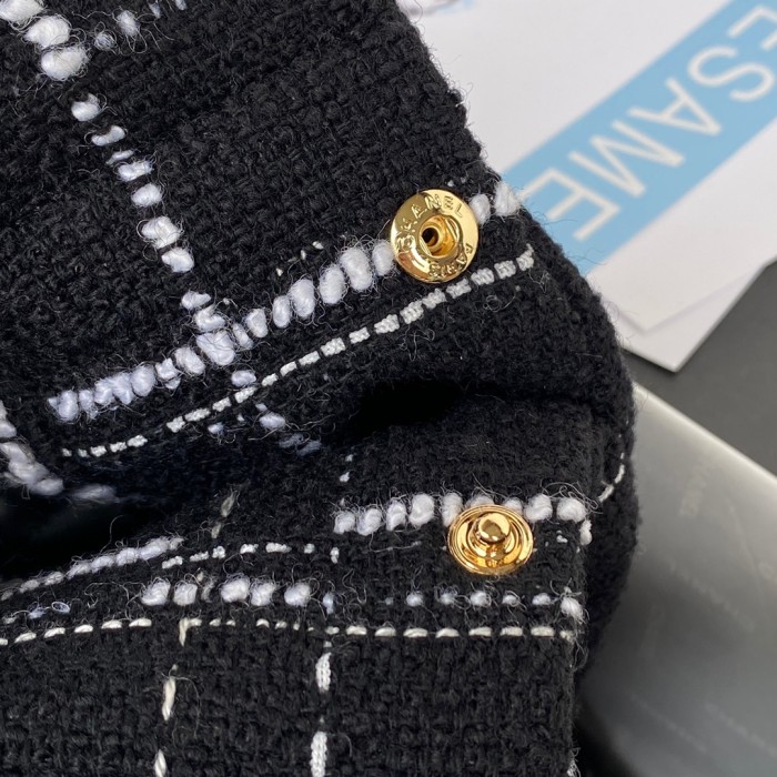 Handbag Chanel AS3261 size 39×42×8 cm