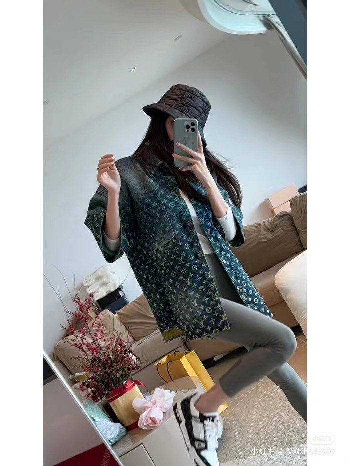 Clothes Louis Vuitton 290