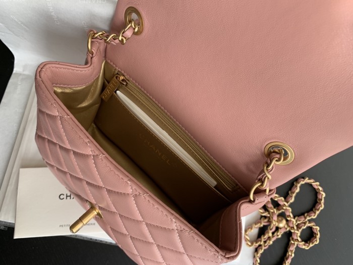 Handbag Chanel size 20 cm