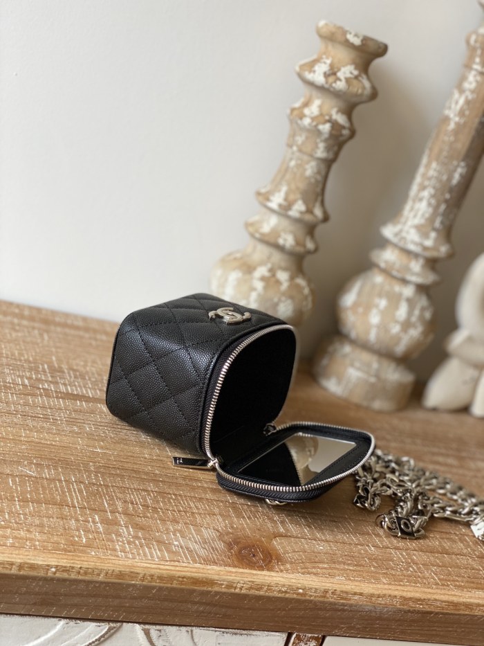 Handbag Chanel 81193 size 12 cm