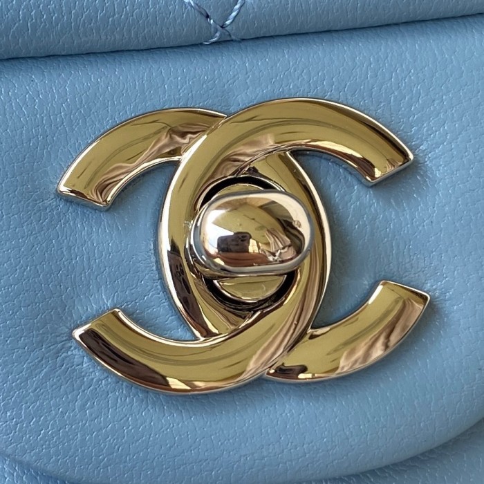 Handbag Chanel size 17 cm