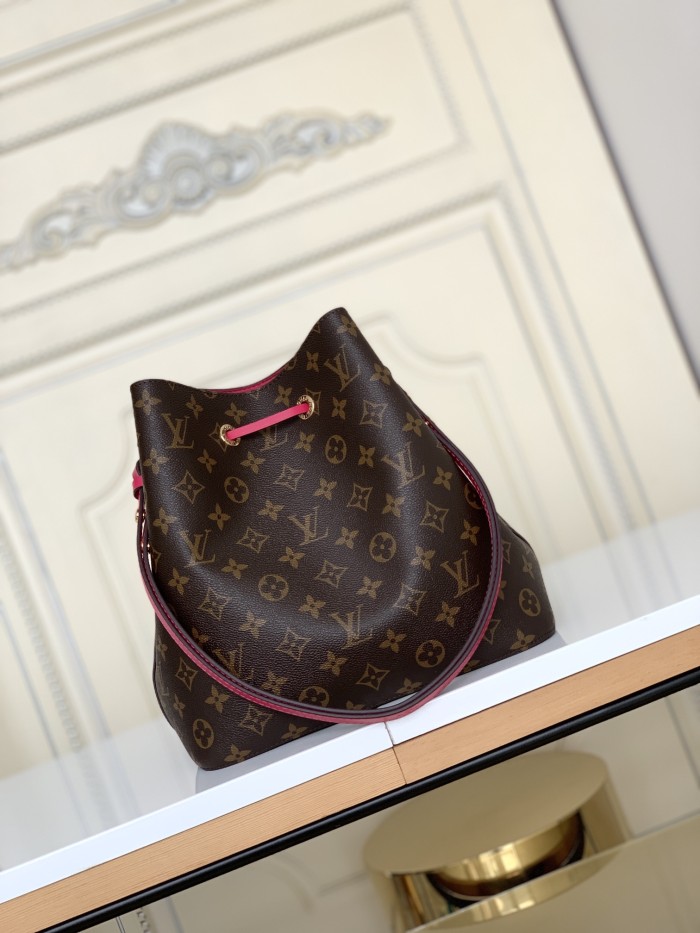 Handbag Louis Vuitton M44022 size 26.0 x 22.0 x 27.0 cm