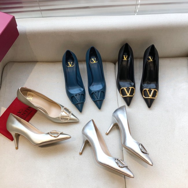 VALENTINO GARAVANI Roman Stud BOOT WOMEN 32