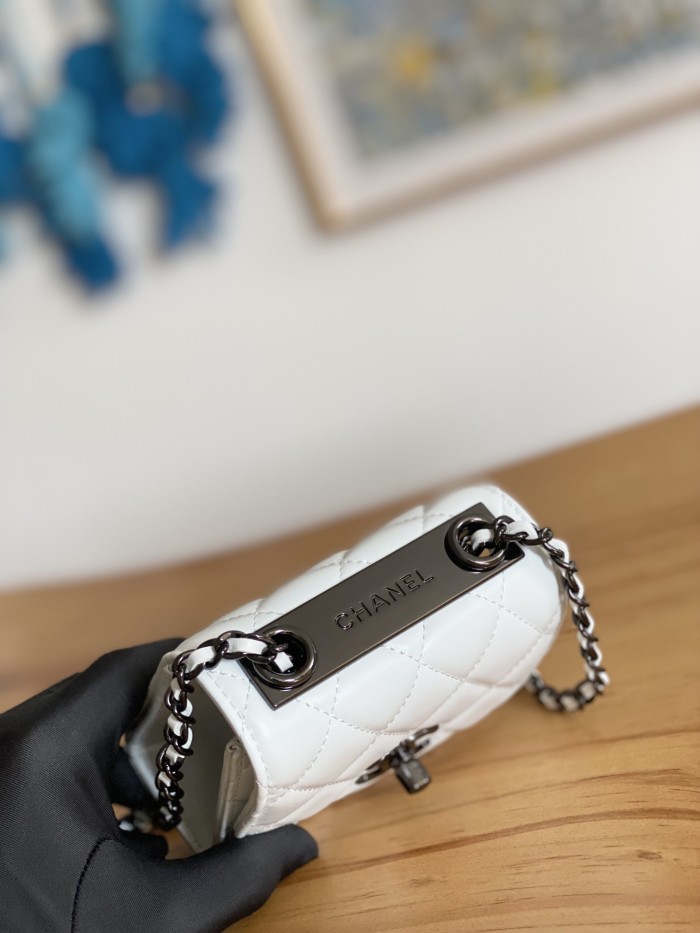 Handbag Chanel 88631 size 11 11 5 cm