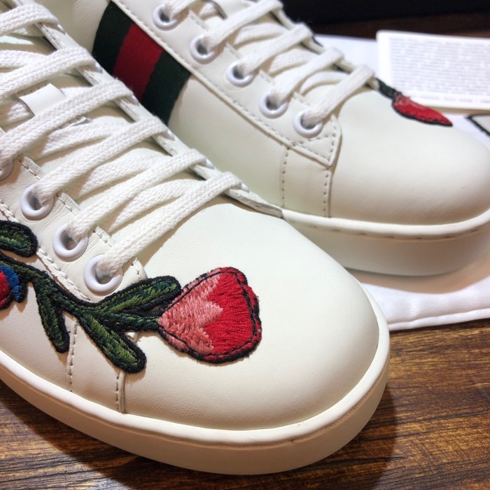 Gucci Ace embroidered sneaker 53