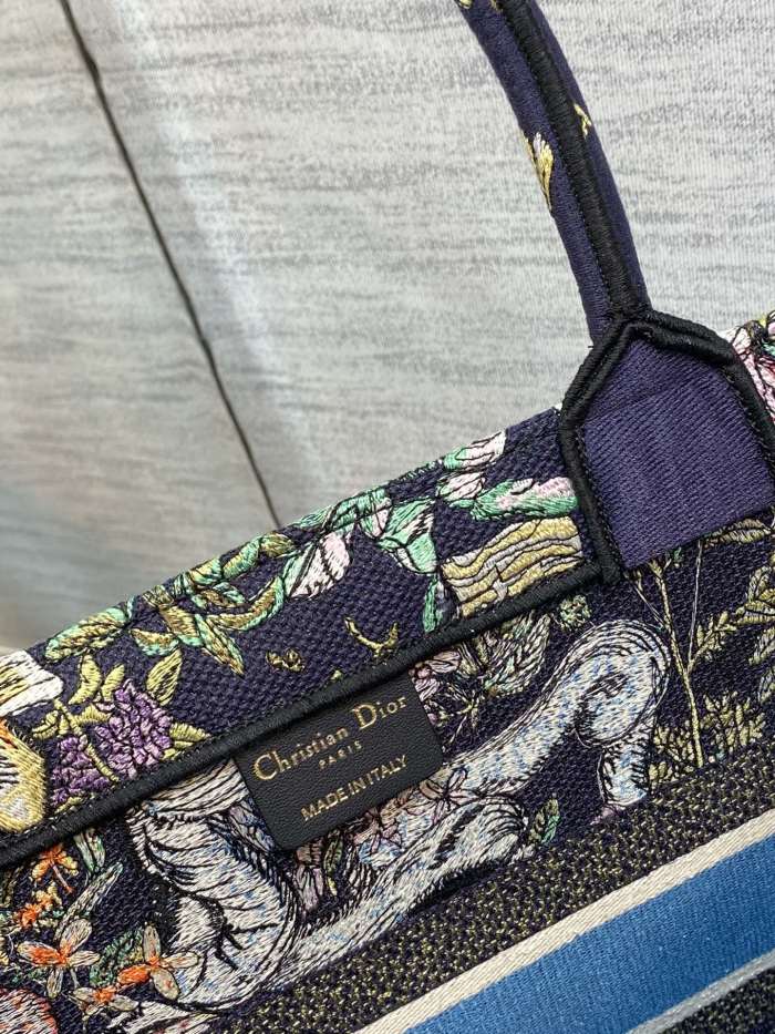 Handbag Dior size 36*18*28 cm