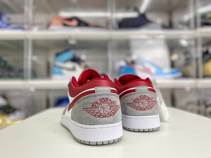 Jordan 1 Low SE Light Smoke Grey Gym Red