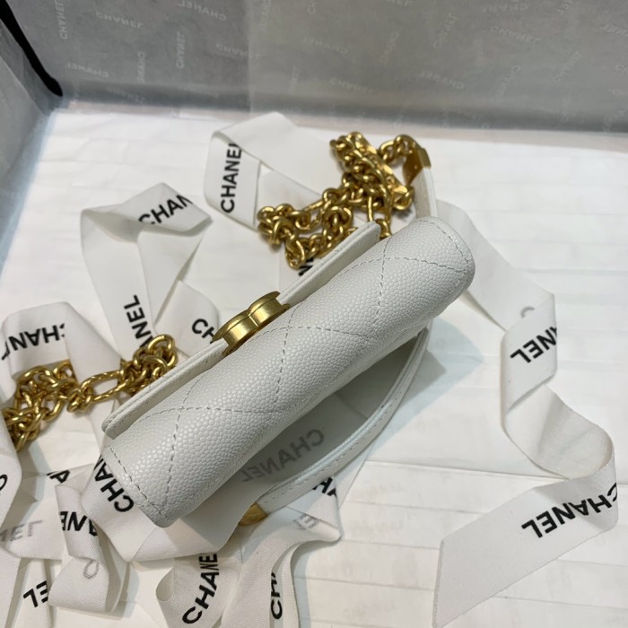 Handbag Chanel 81156 size 12 9 2.5 cm