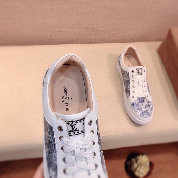Louis Vuitton Low Top sneaker 102