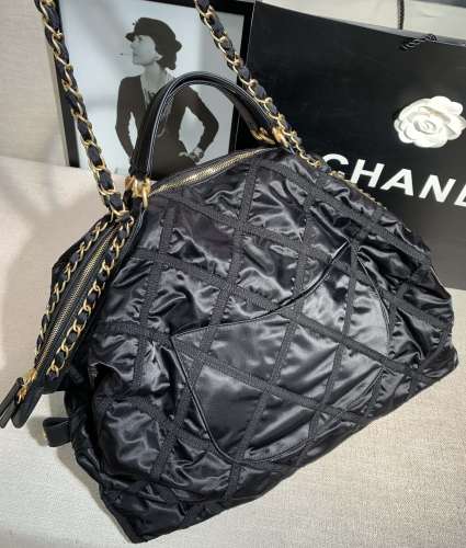 Handbag Chanel size 25×46×28 cm